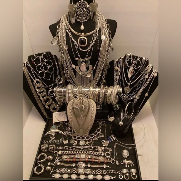 4โLBs vintage Costume gold silver Jewelry Lot~ Signed & Unsigned All Wearable - Picture 11 of 12